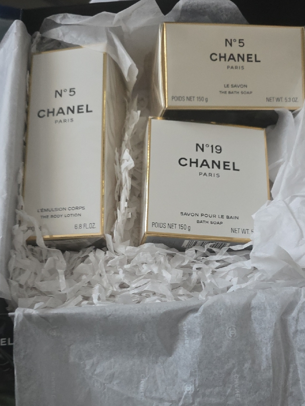 CHANEL White & Gold N°5 and N°19 Soaps with Lotion Gift Set